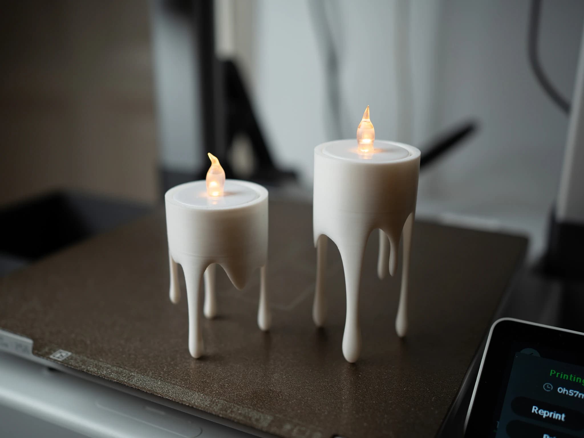 Dripping floating candle with LED tea lights